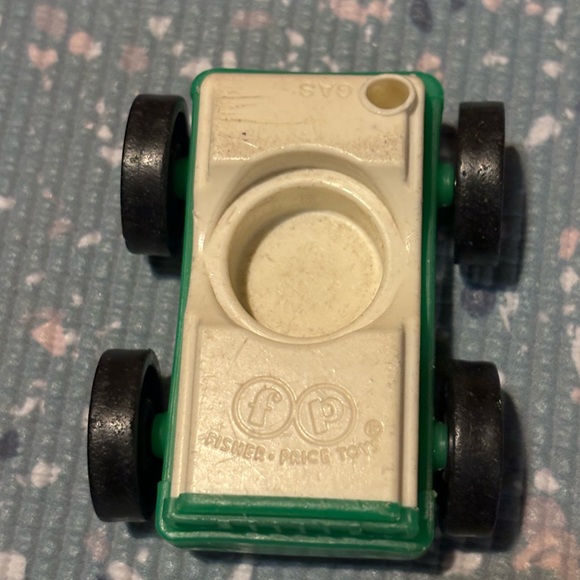 Vintage Fisher Price mini bus , 2 extra vehicles , 8 wooden people and 2 plastic - Picture 5 of 13